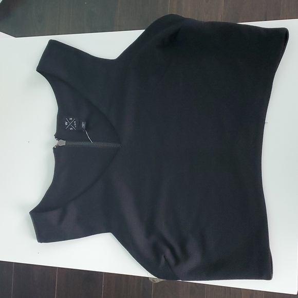 Black Crop Top - Picture 1 of 2